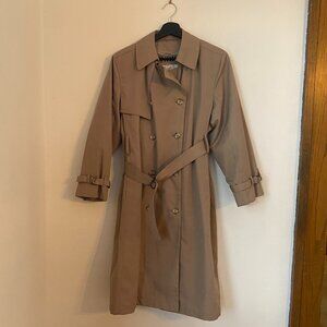 Vintage Coat Collectibles Classic Tan Trench Coat Size 6